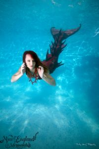 Underwater Model Mermaid Performer